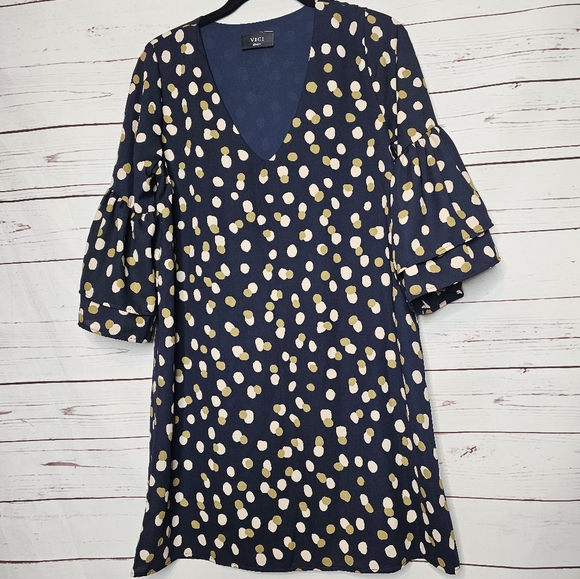 VICI Opera House V-Neck Bell Sleeve Shift Dress - Picture 5 of 9